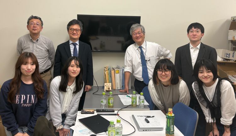 生物生命学部 石田研究室に韓国からCha先生（OK-MPSセンター長）が訪問されました
