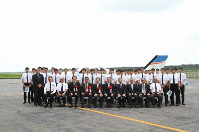 パイロット養成 新型機G58 受領セレモニーを行いました | 崇城大学