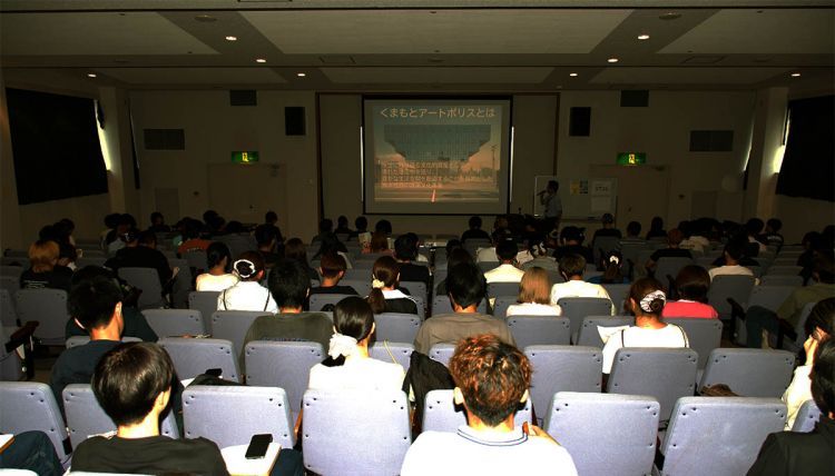 「建築入門」で卒業生による特別講義を実施　「くまもとアートポリスについて」