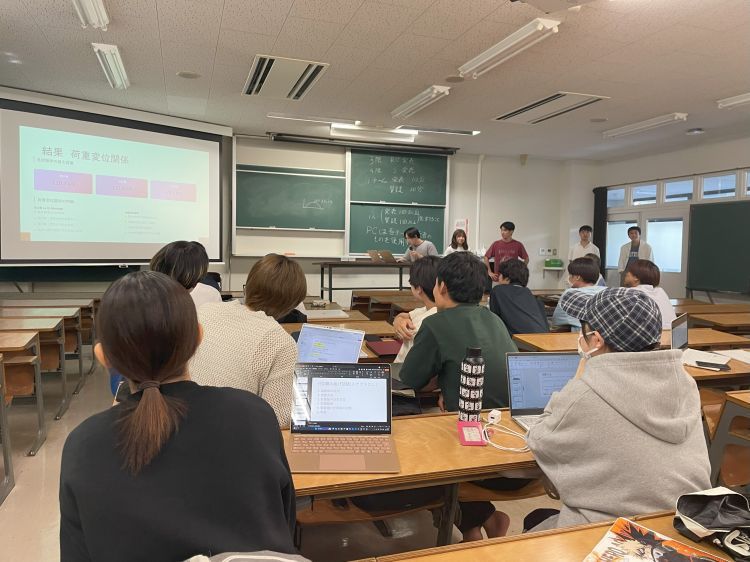 建築構造実験の成果発表会