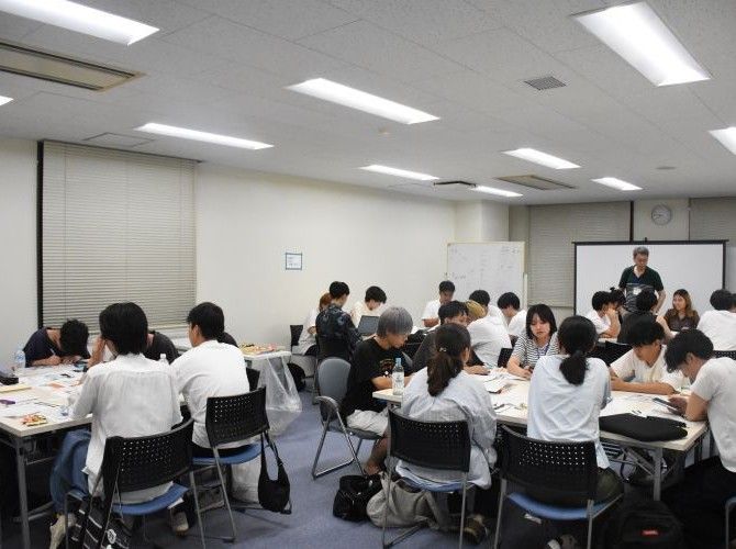 グループディスカッションの様子.jpg