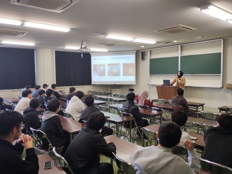 留学生による自己紹介および大学紹介セミナー