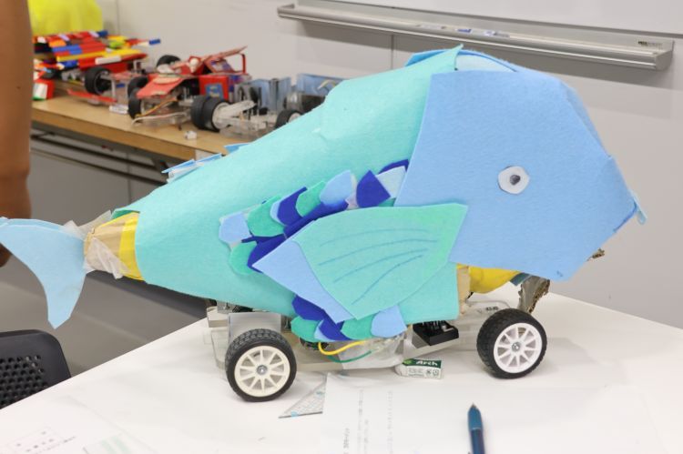 機械工学科1年生がロボット製作コンテストに挑戦 