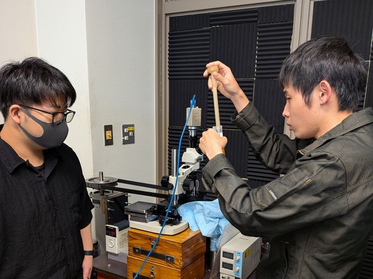 地震で損傷した研究機器が復旧　学生の実験・研究活動を再開