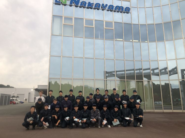 機械工学科1年生がナカヤマ精密（株）の精密加工技術を見学しました