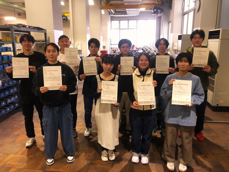 機械工学科の学生が2024年度技能検定(普通旋盤)2・3級合格しました