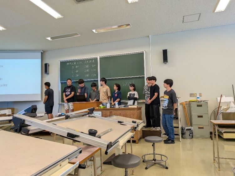 機械工学科「機械図面と加工」で成果発表会を開催