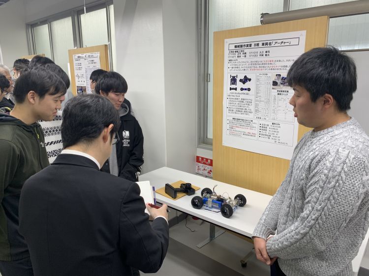 機械工学科3年生がラジコンカーを製作