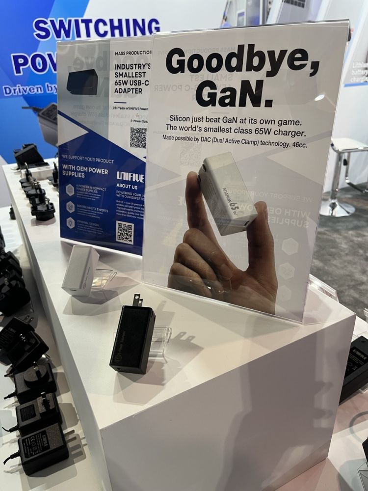 世界最大級のテクノロジー展示会（CES2026）に西嶋教授の特許技術が用いられたUSB充電器が展示