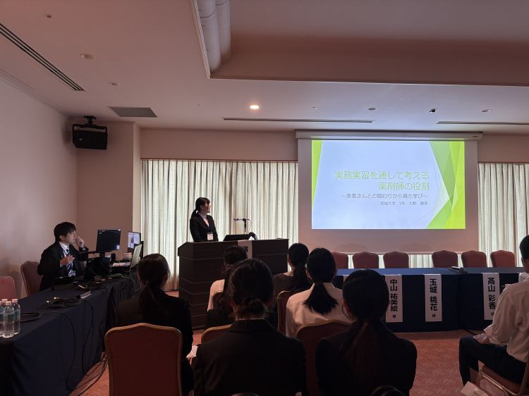 薬学科5年生が九州山口薬学大会で発表