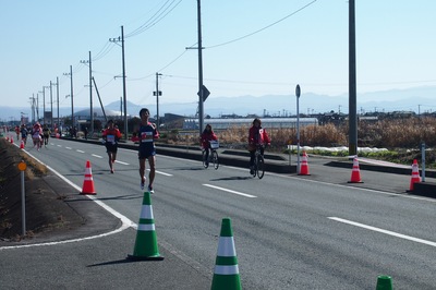 薬学生が「熊本城マラソン2017」を救護サポートしました。