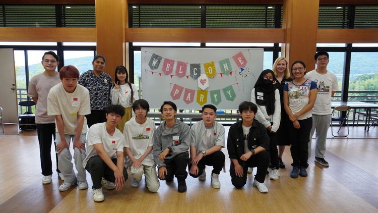 welcomeparty2.jpg