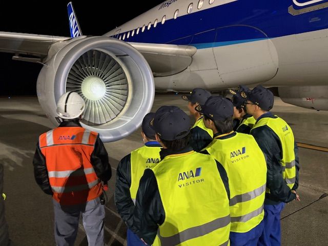 航空整備学専攻3年生が熊本空港に夜間駐機する航空機を見学！