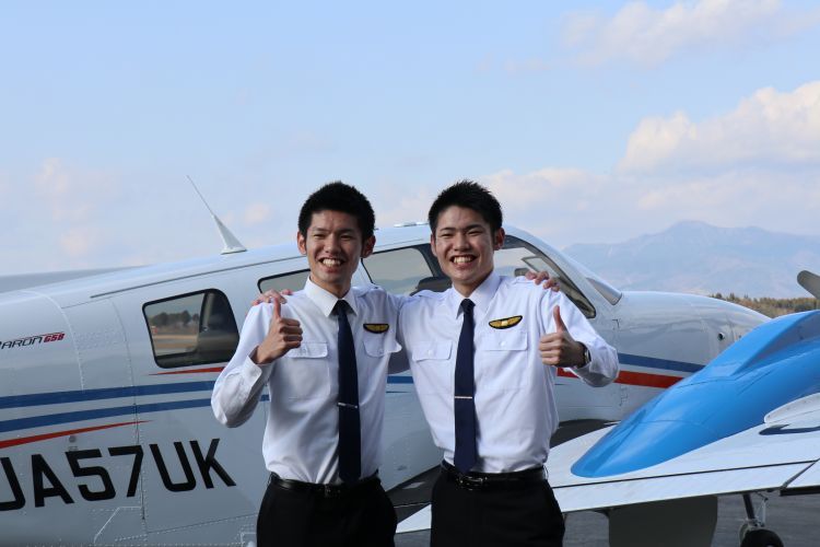 ANAとJALで双子のパイロットが誕生 崇城大学